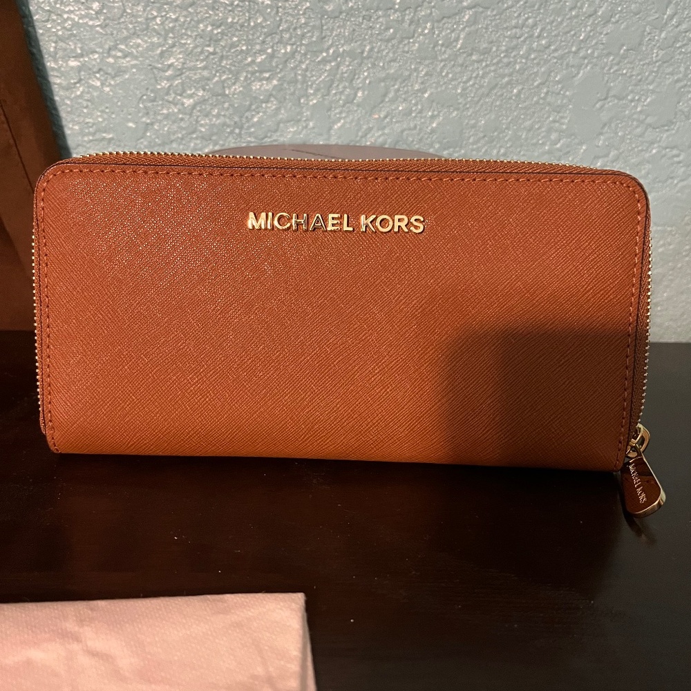 Michael kors wallet
